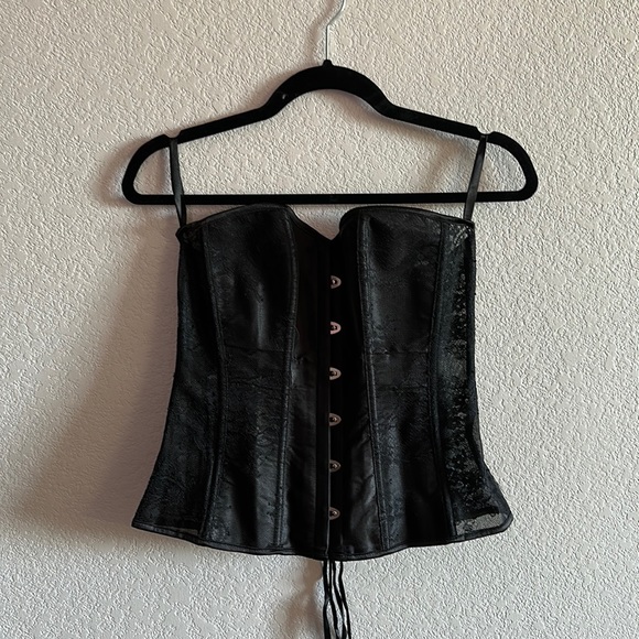 Adore Me Corset - Picture 1 of 2